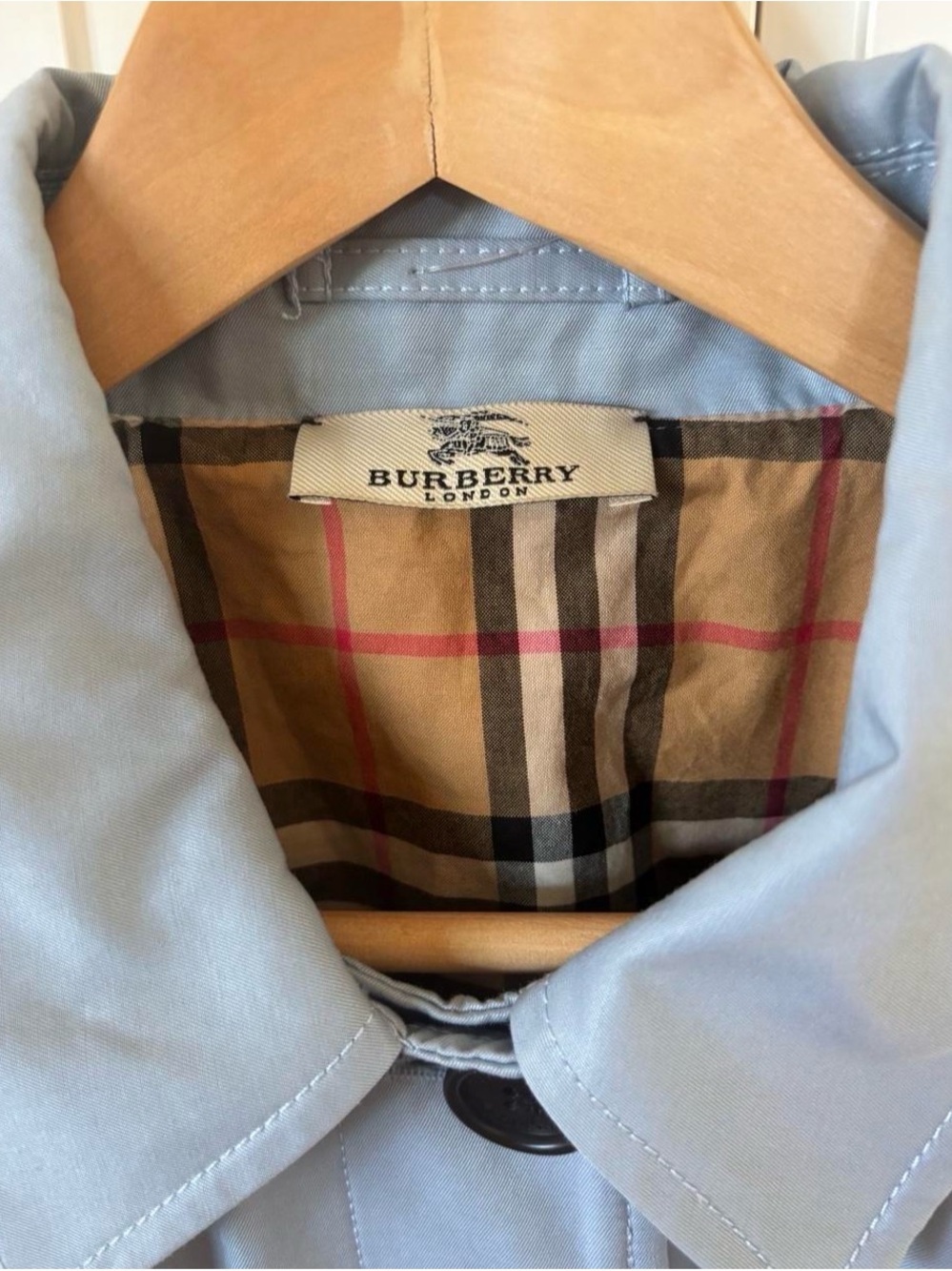 Burberry Beige Trench Coat with Patterned Hem - Picture 4 of 8
